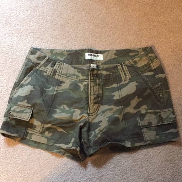 Three pairs Old Navy Shorts. Size 4. - Picture 2 of 7